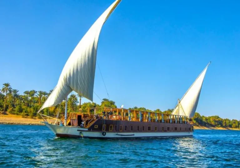 Crucero Nebyt Dahabiya