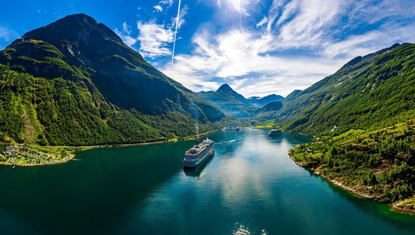 Fiordos Legendarios Fin Oslo — Suecia, Noruega