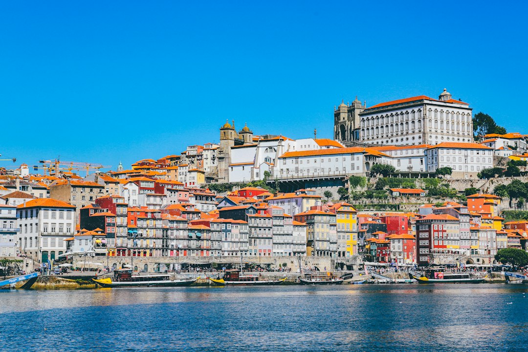 Portugal · Oporto, Braga, Guimarães, valle del Duero, Fátima, Coímbra y Aveiro con base en Oporto. · imagen 3