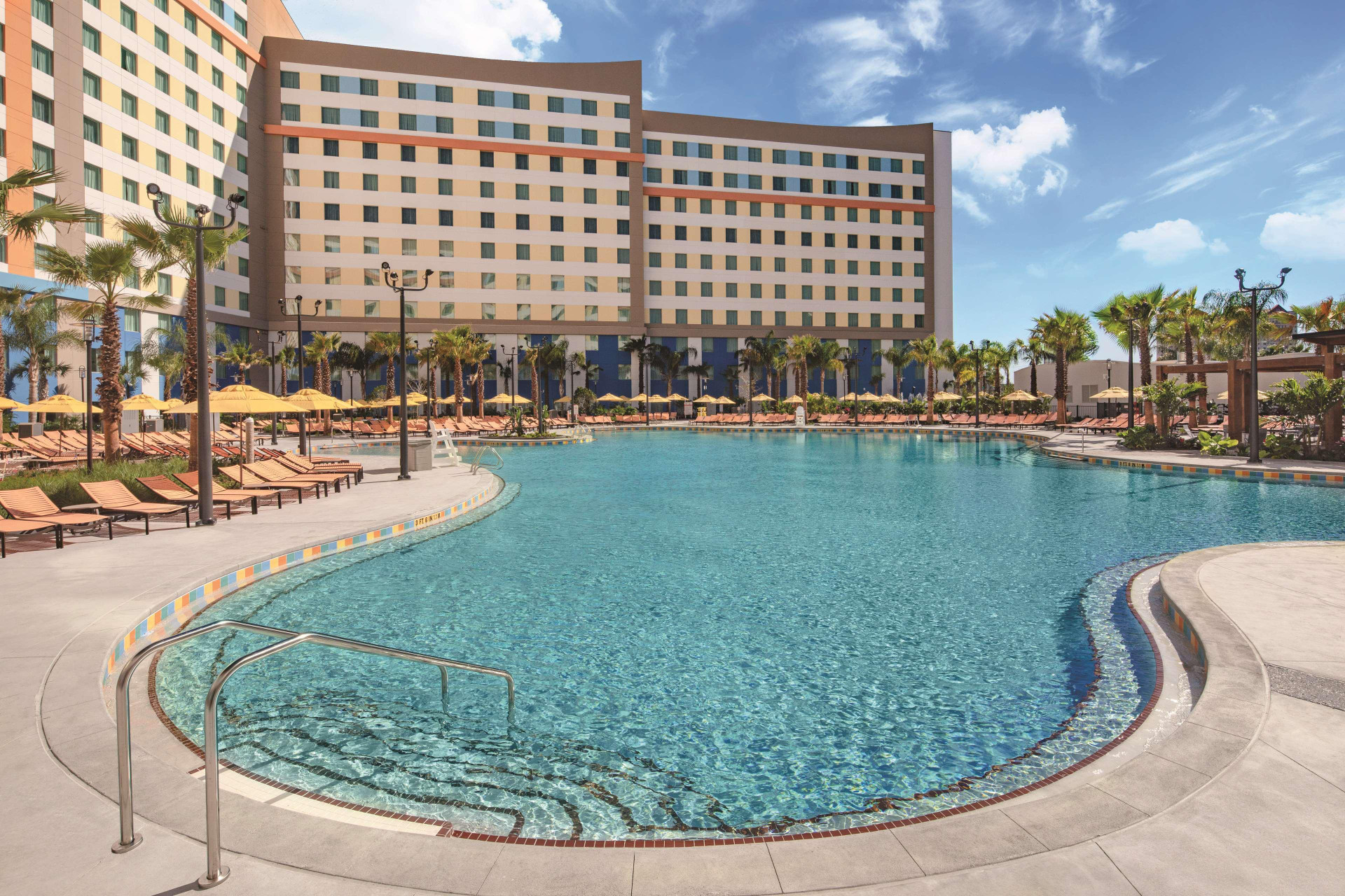 Universal Endless Summer Resort — Dockside Inn and Suites