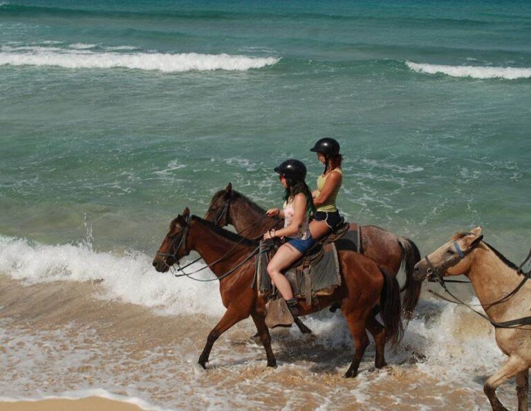 Paseo a caballo en Macao y Anamuya · República Dominicana