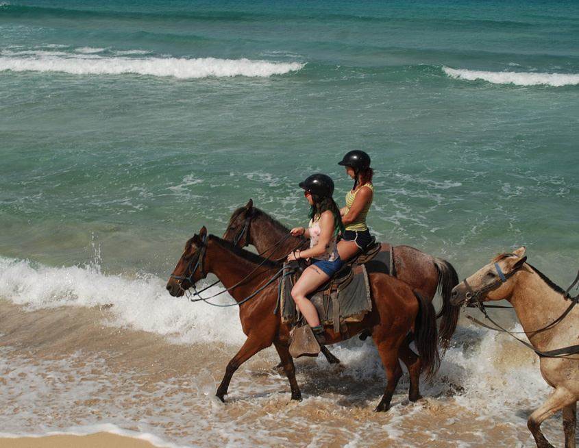 Paseo a caballo en Macao y Anamuya